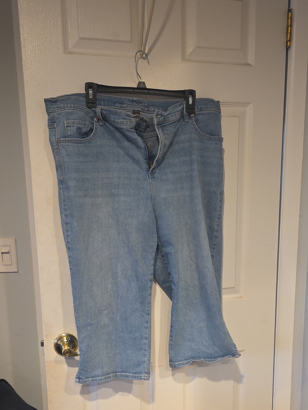 Gloria Vanderbilt Light Blue Capri Jeans